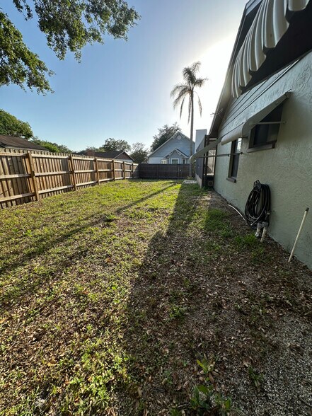 Building Photo - 1041 Sawyers Ct