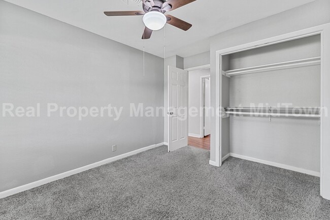 Building Photo - Charming Home in Established Community
