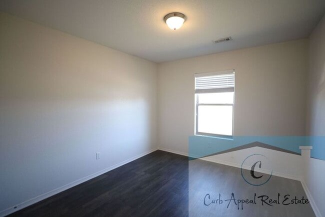 Building Photo - Beautiful 3 bed / 2 bath home with a spacious back yard - Nettleton!!