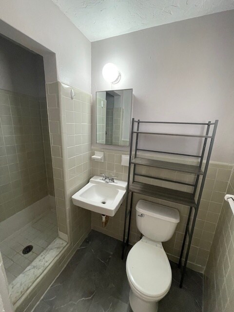 Building Photo - 1508 Dolphin St