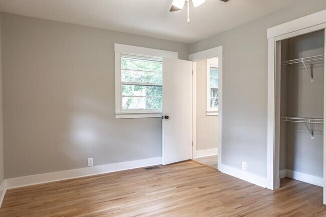 Building Photo - 440 W Maine Ave