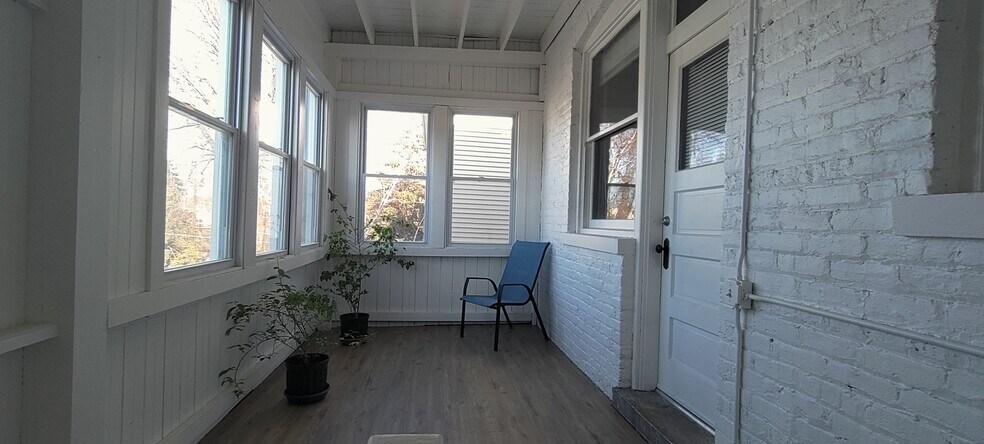 Building Photo - 2450 W Gunnison St