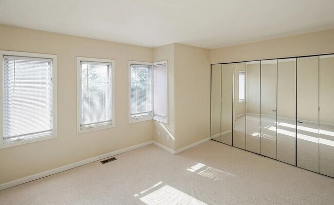 Building Photo - Upscale Living at Its Finest