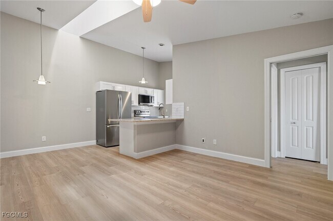 Building Photo - 5105 SW Courtyards Ct