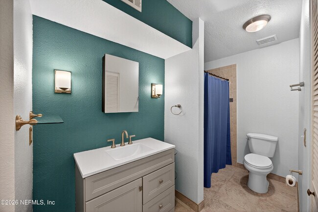 Building Photo - 11 Arbor Club Dr