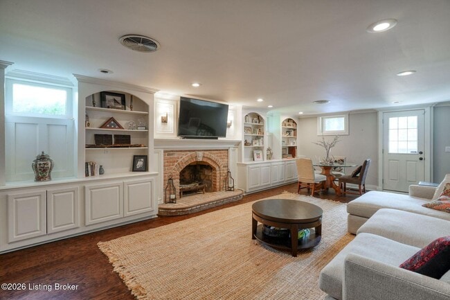 Building Photo - 12 Westwind Rd