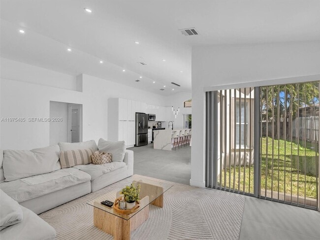 Building Photo - 4962 SW 32nd Way