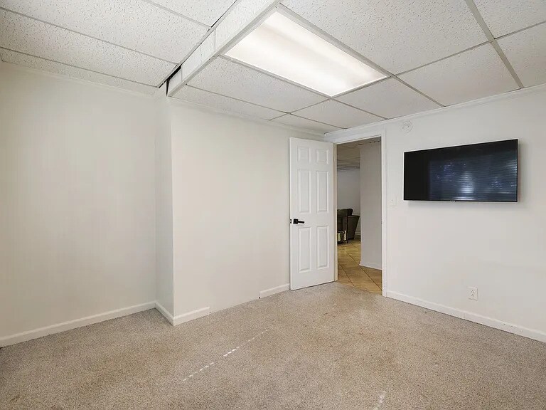 Building Photo - 436 Foothill Dr