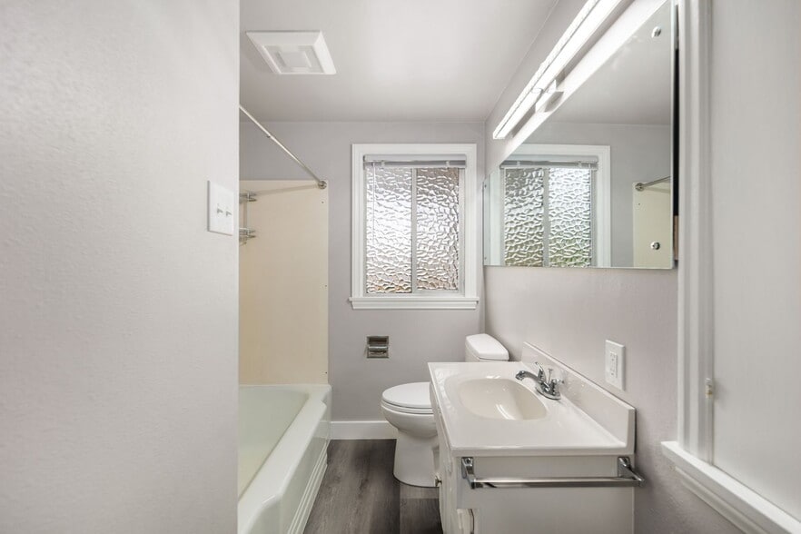 Building Photo - 4731 49th Ave NE