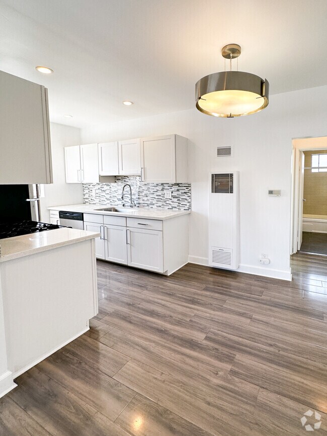 Building Photo - 319 Heliotrope Dr