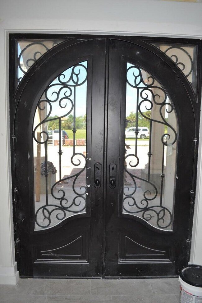 Building Photo - 134 SE Fiore Bello