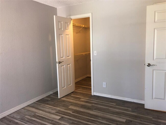Building Photo - 420 Forestway Cir