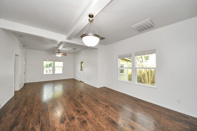 Building Photo - 4314 6th St
