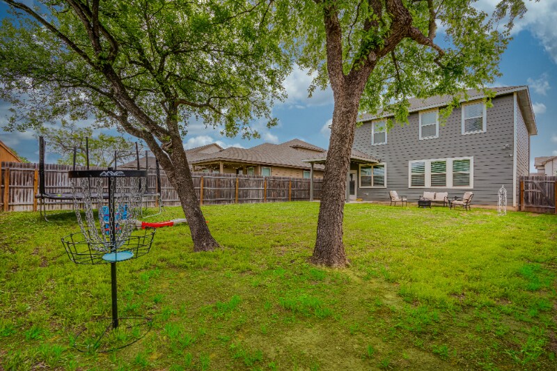 Building Photo - 8527 Straight Oaks