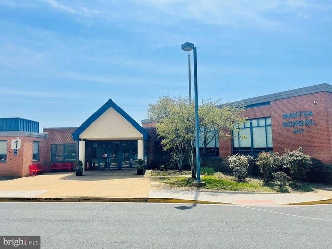 Building Photo - 3300 Prince William Dr