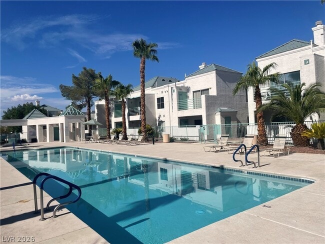 Building Photo - 7100 W Pirates Cove Rd