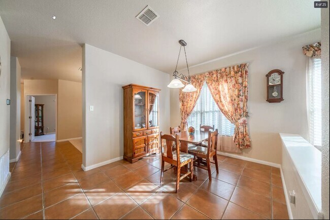 Building Photo - 1242 Sonesta Ln