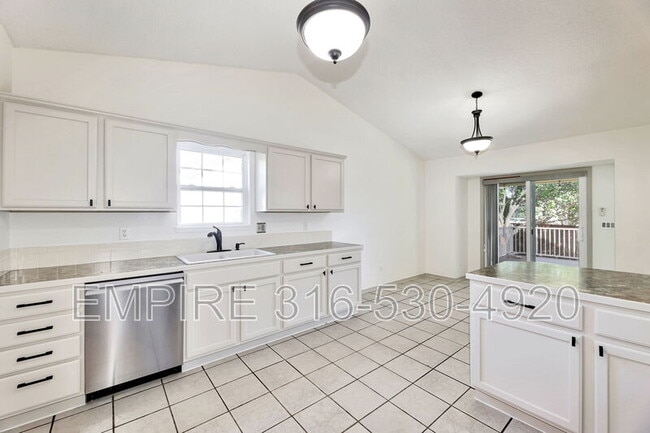 Building Photo - 1260 S Ridgehurst Cir