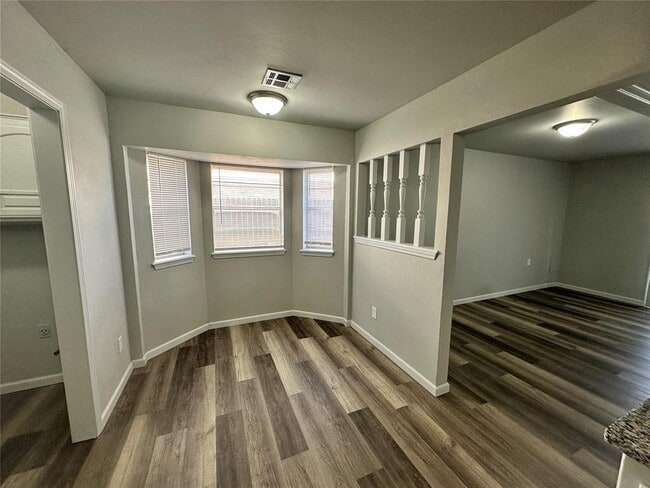 Building Photo - 941 Cooper Ln
