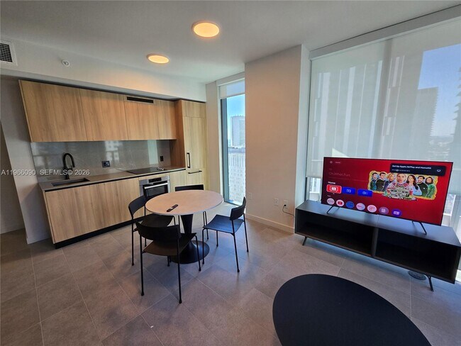 Building Photo - 121 NE 5th St