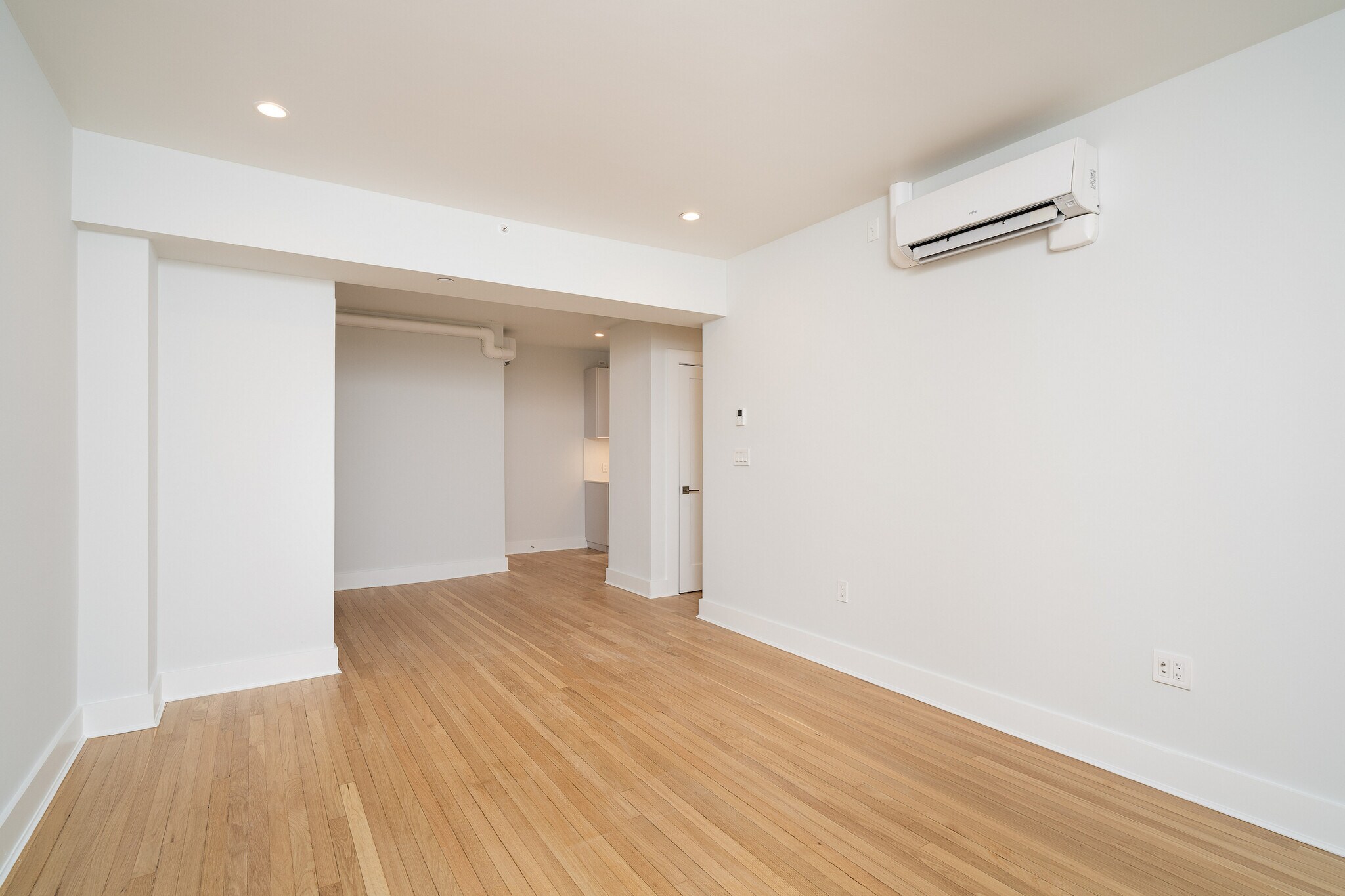 Building Photo - 17 Forest St