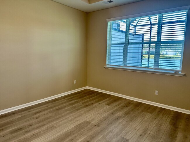 Building Photo - Gorgeous Home with a Private Pool Ready to...