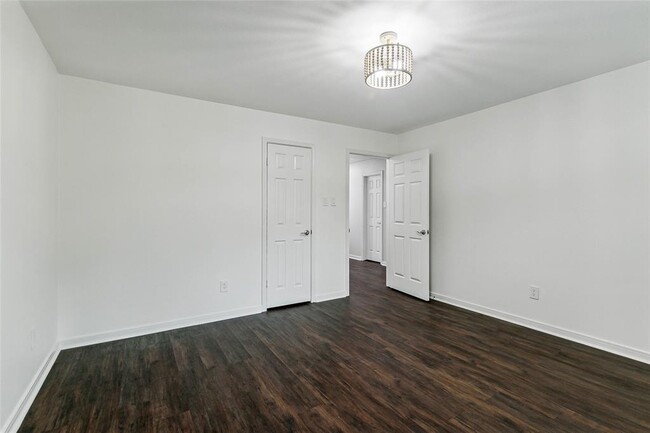 Building Photo - 3931 Bratton St