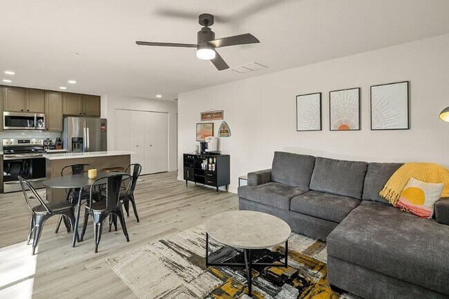 Building Photo - S-1073