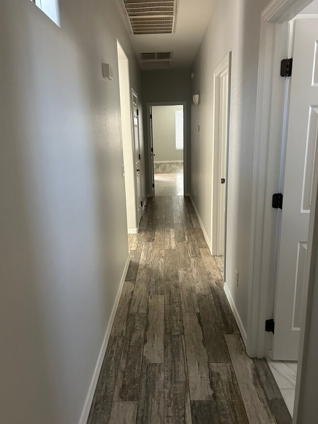 Building Photo - 4775 E Cloudburst Ct