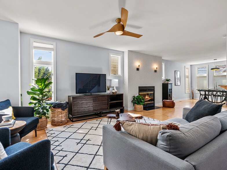 Building Photo - 1929 W Henderson St