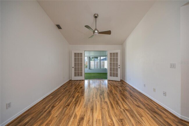 Building Photo - 923 Sand Crest Dr