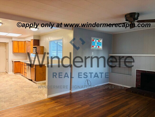 Building Photo - Charming 4 bedroom Home in Tahoe Park w/ E...