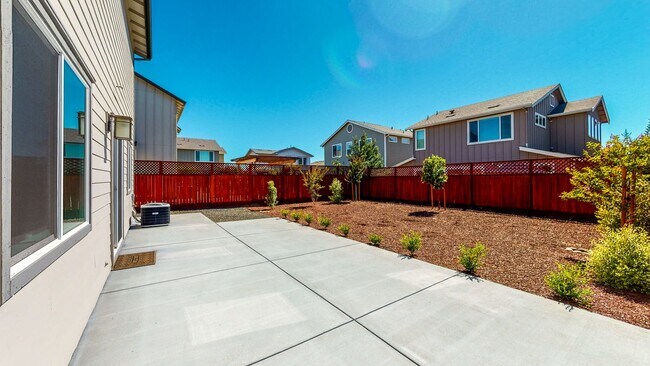 Building Photo - Bright and beautiful Home in Coffey Park! ...