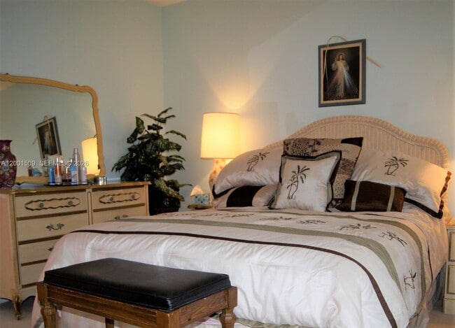 Building Photo - 71 Waltham C