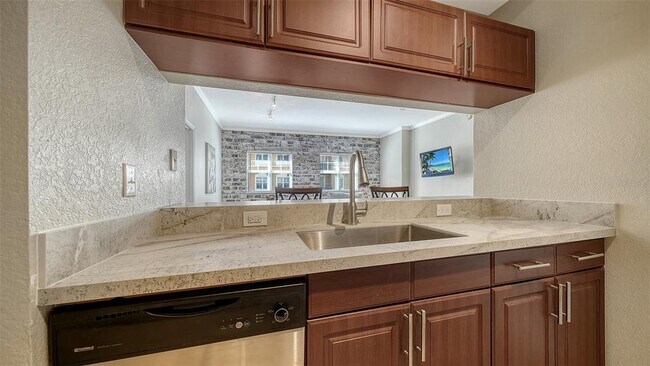 Building Photo - 1064 N Tamiami Trl