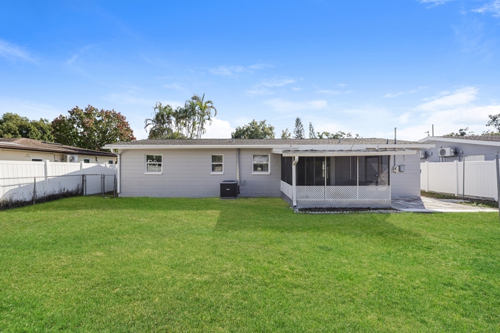 Building Photo - 5773 56th Terrace N