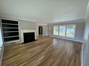 Building Photo - Executive 5-Bedroom Home ten Minutes from the University of Utah and Medical Center!