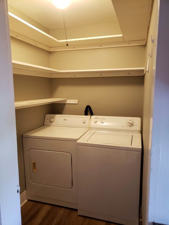 Building Photo - 64 Marlborough St