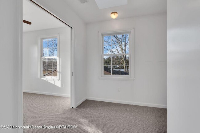 Building Photo - 1708 Lake Dr