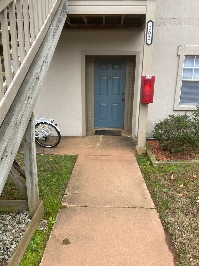 2522 Avent Ferry Rd 2522 Avent Ferry Rd Raleigh NC 27606 Apartment