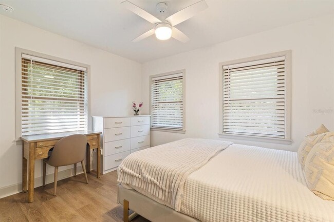 Building Photo - 304 NW 24th St