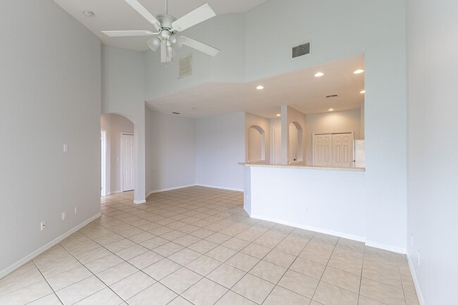 Building Photo - 3525 Milan Dr