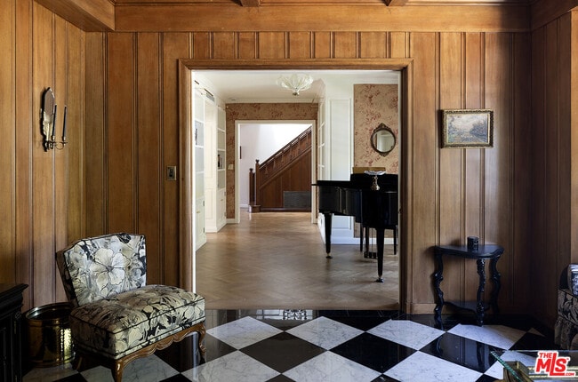 Building Photo - 10030 Toluca Lake Ave