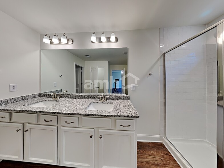 Building Photo - 1330 Ashlyn Ct