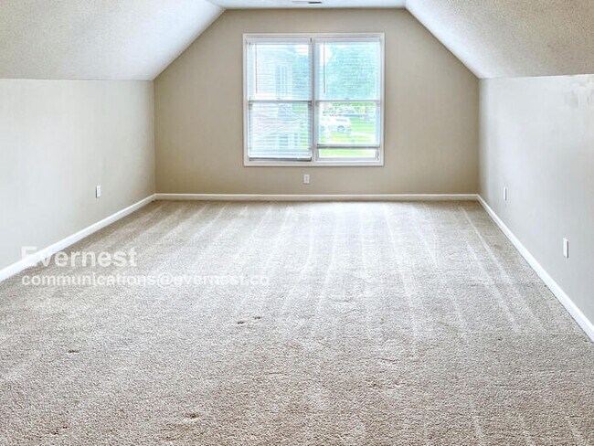 Building Photo - 128 Pebblebrook Cir