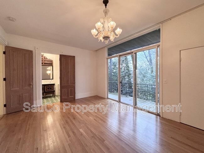 Building Photo - 1980 SW Terrace Dr