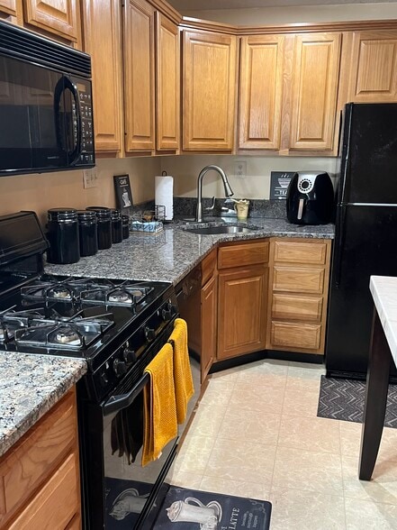 Building Photo - 9510 Calvert Manor Ct