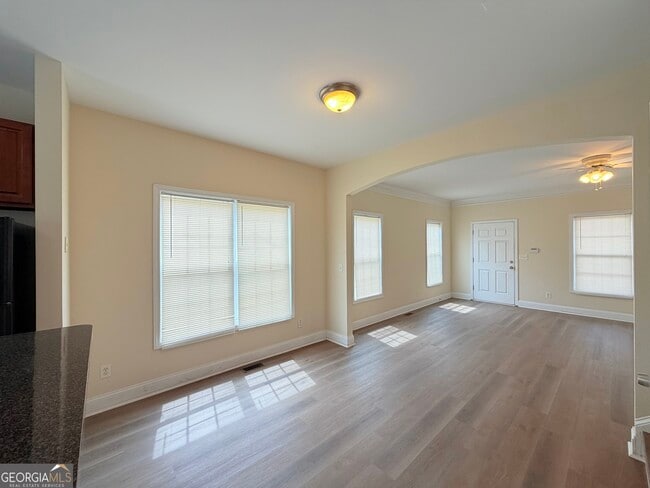 Building Photo - 109 Vine St NW