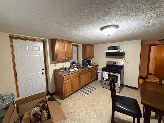 Building Photo - 15 Michael Rd