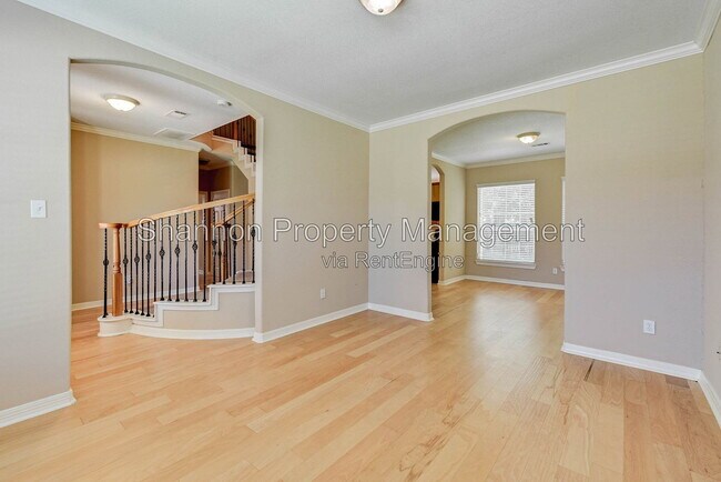 Building Photo - 2919 Crest Park Dr